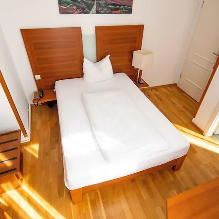 Hotel Graf Zeppelin 3*