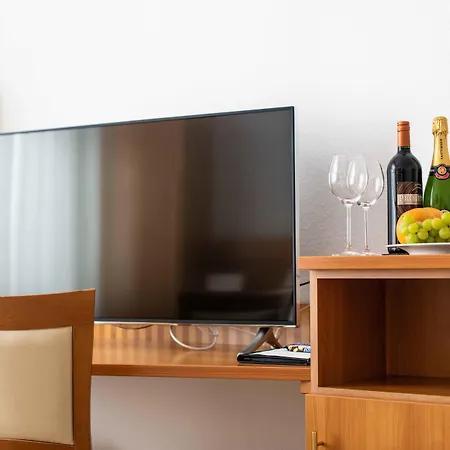 Graf Zeppelin 3*