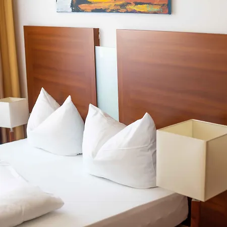 Graf Zeppelin Hotel 3*