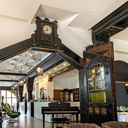 Graf Zeppelin 3* Costanza