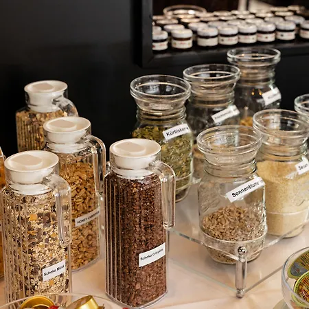 מלון Graf Zeppelin 3*