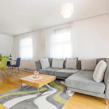 Graf Zeppelin מלון 3*